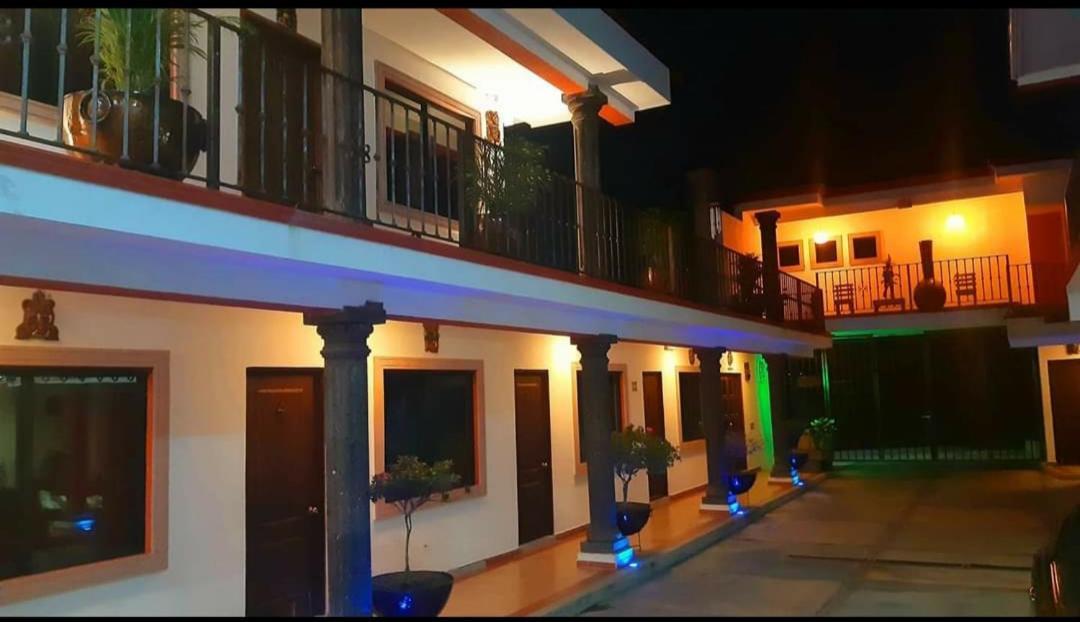 Hotel Maya 2012 Amacuzac 外观 照片
